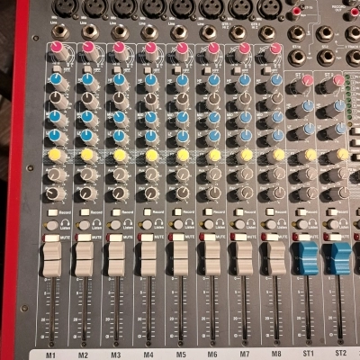 Allen & Heath - ZED-POWER 1000 2